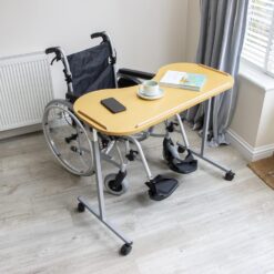 Alternative view of Verstelbare bed / stoel tafel met wieltjes