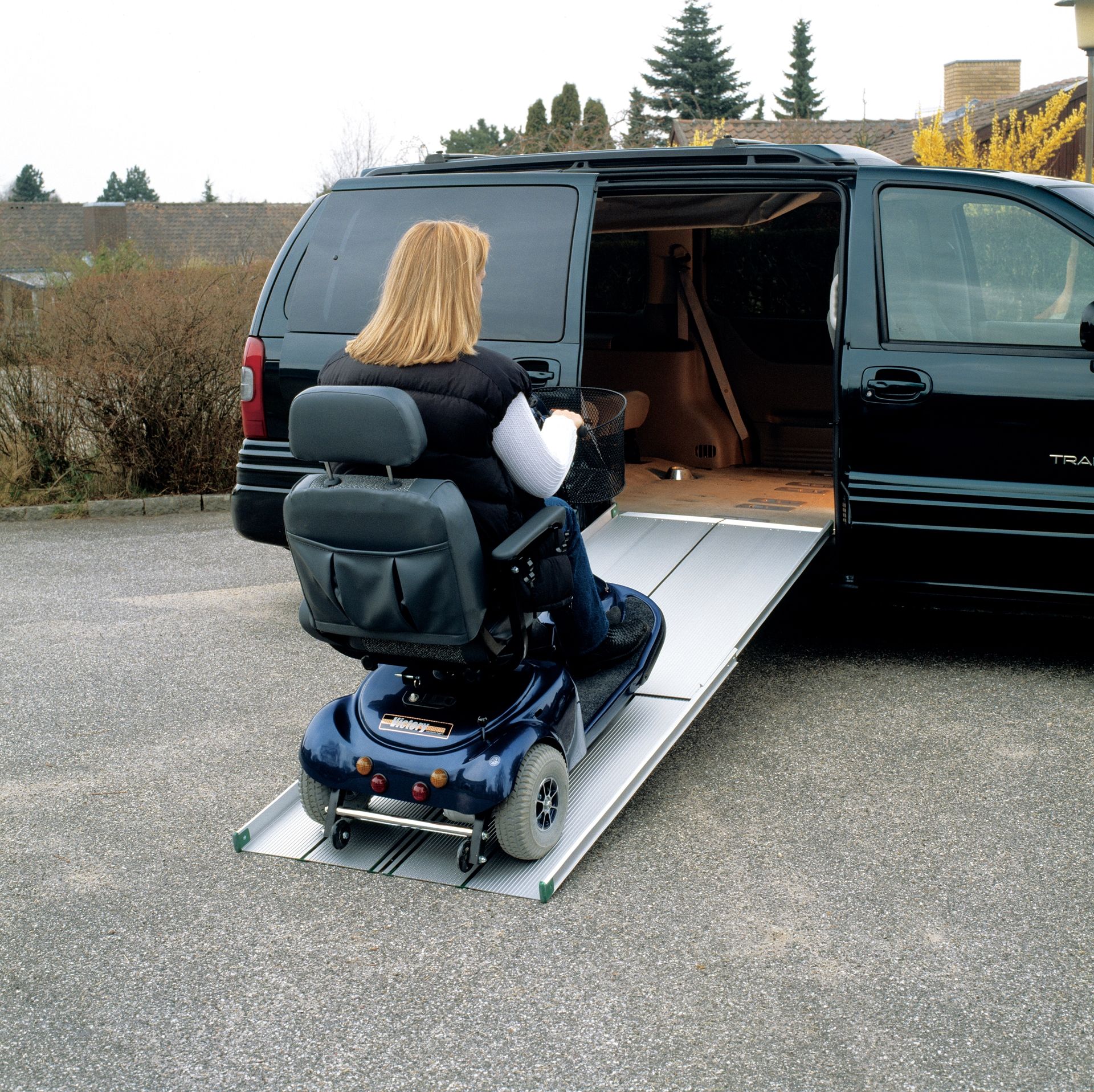 6082-02-suitcaseramp-location-2002-compressor.jpg