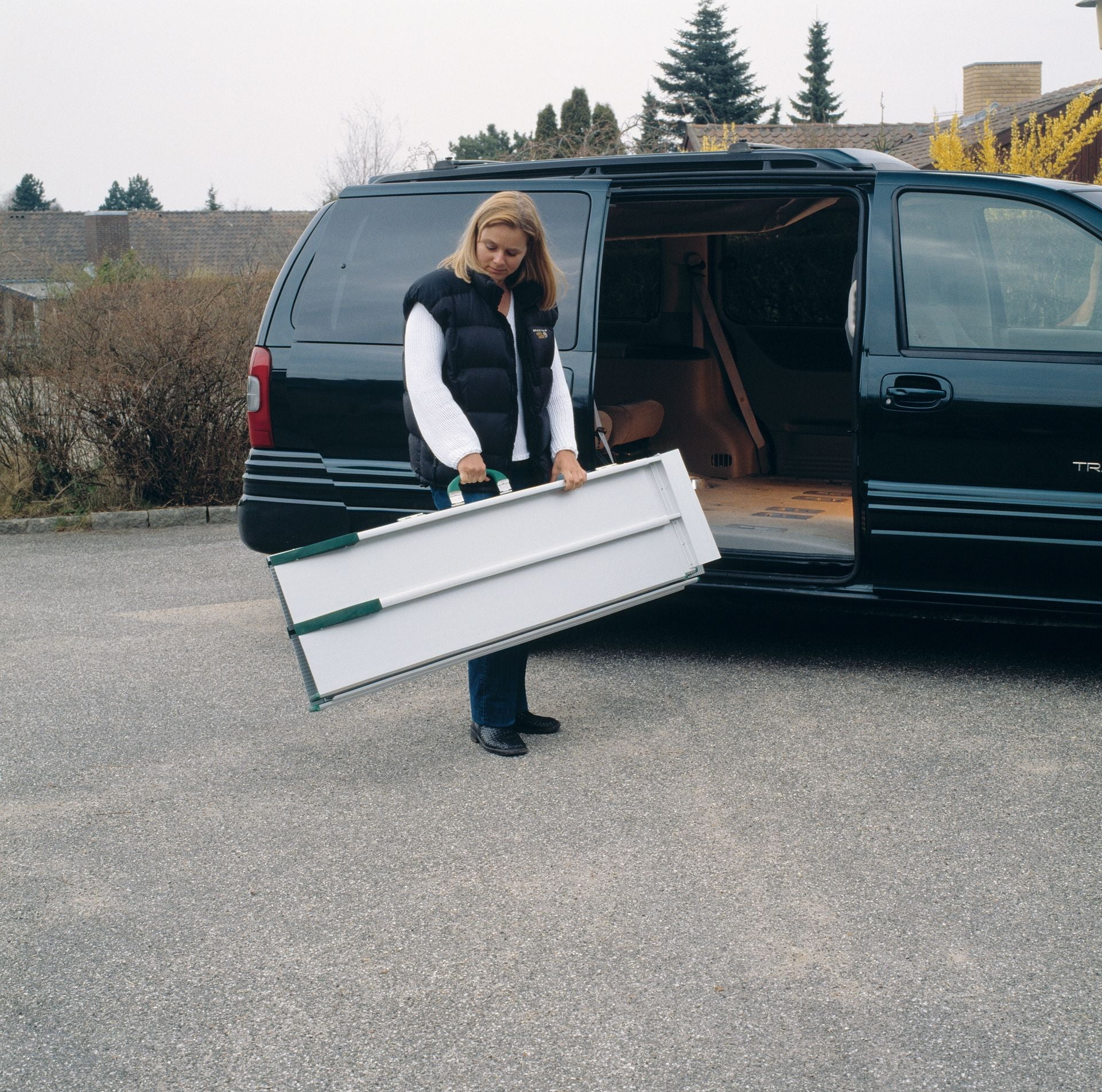6082-suitcaseramp-location-2002-compressor.jpg