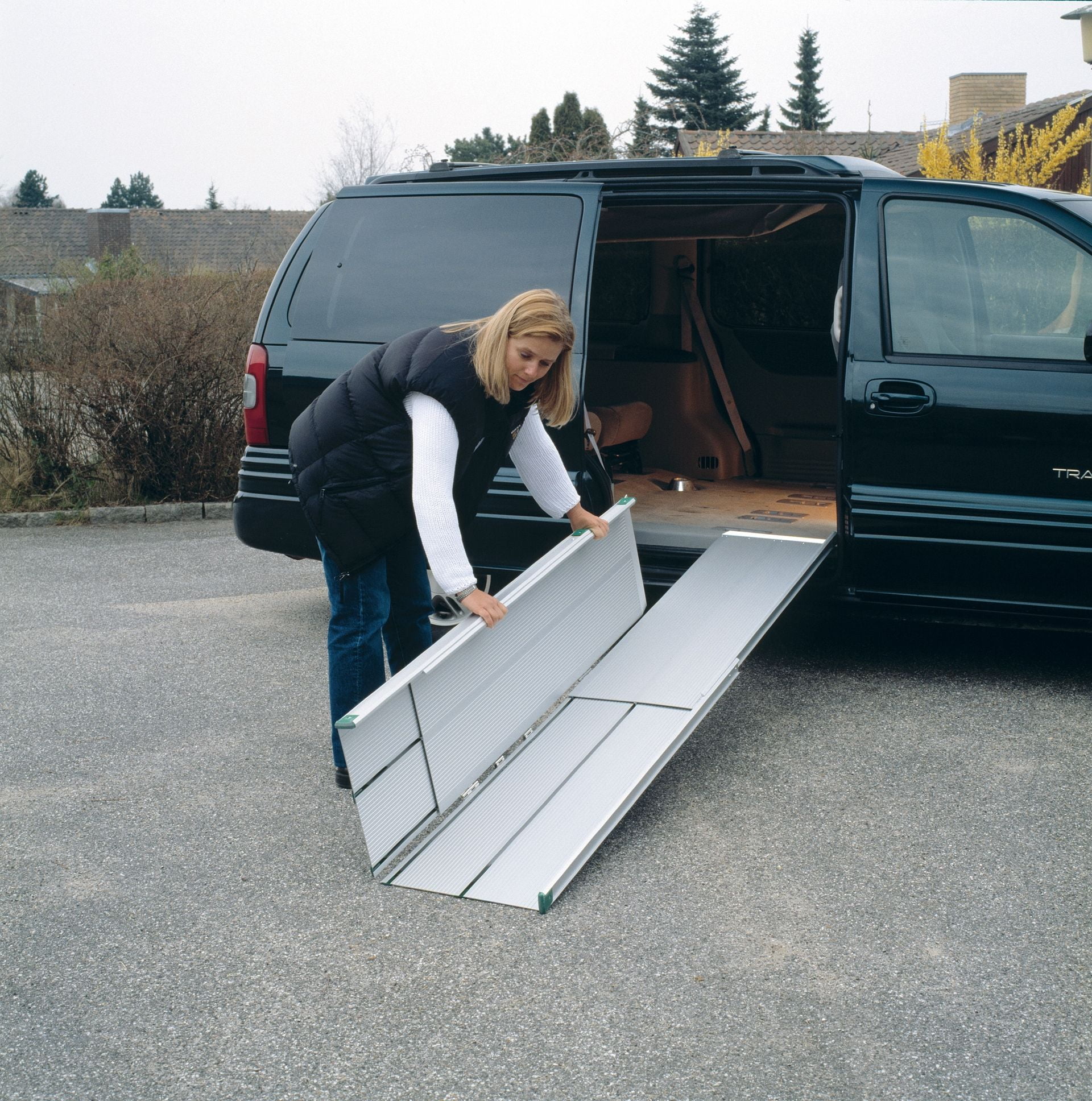6084-suitcaseramp-location-2002-compressor.jpg