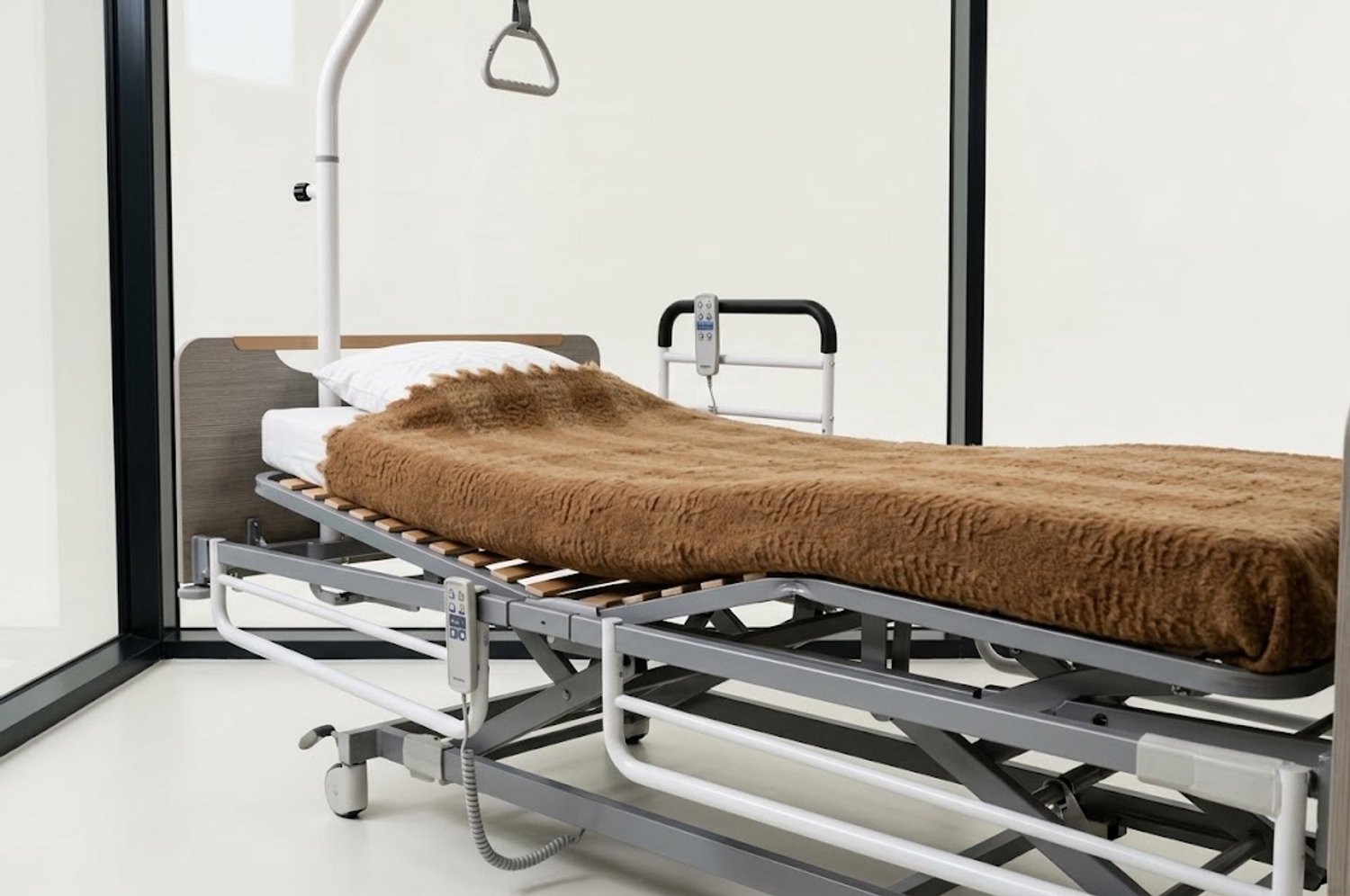 Homecare Innovation Bedbeugel met bevestigingsriem – Bedsteun / opstahulp voor bed – Montage zonder gereedschap – Tot 136 kg - Afbeelding 2